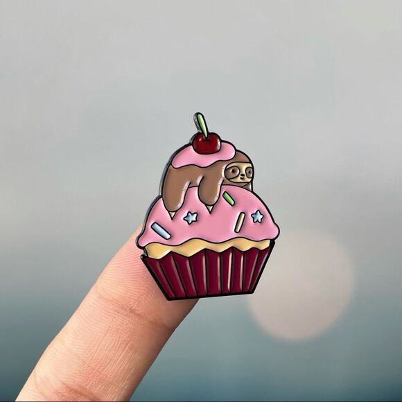 Sweet Sloth Pink Cupcake Enamel Pin/ Brooch Lapel - Picture 1 of 6
